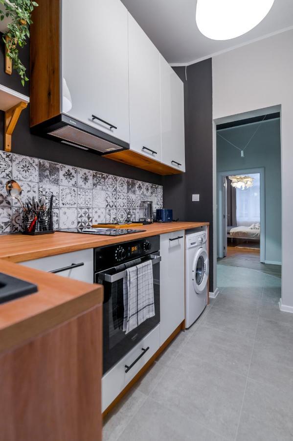 New Black & White - 2Bdr Apartment With Balcony Sofia Extérieur photo