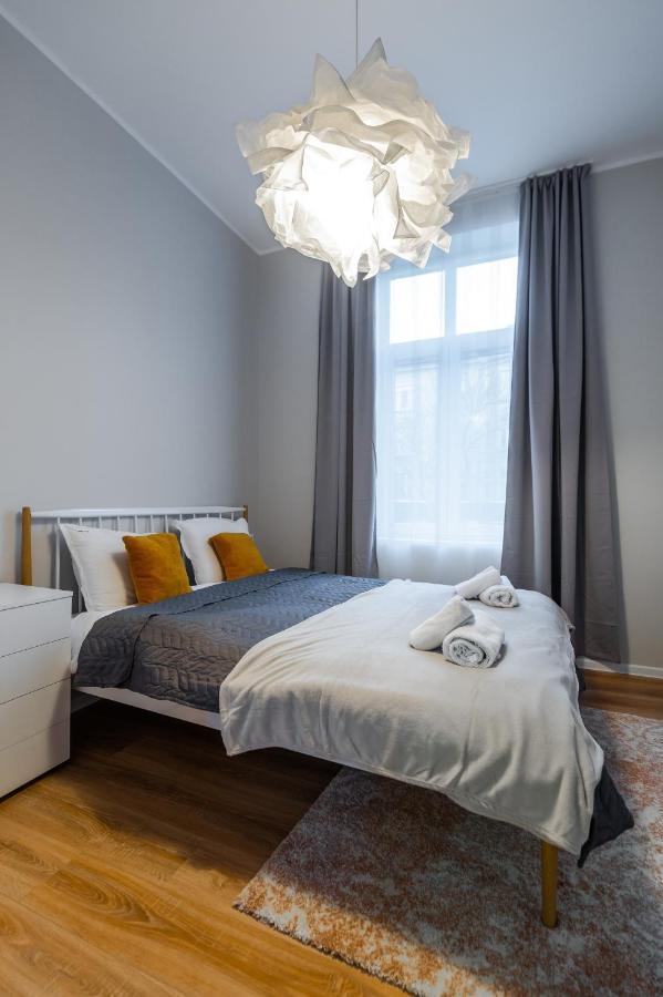 New Black & White - 2Bdr Apartment With Balcony Sofia Extérieur photo
