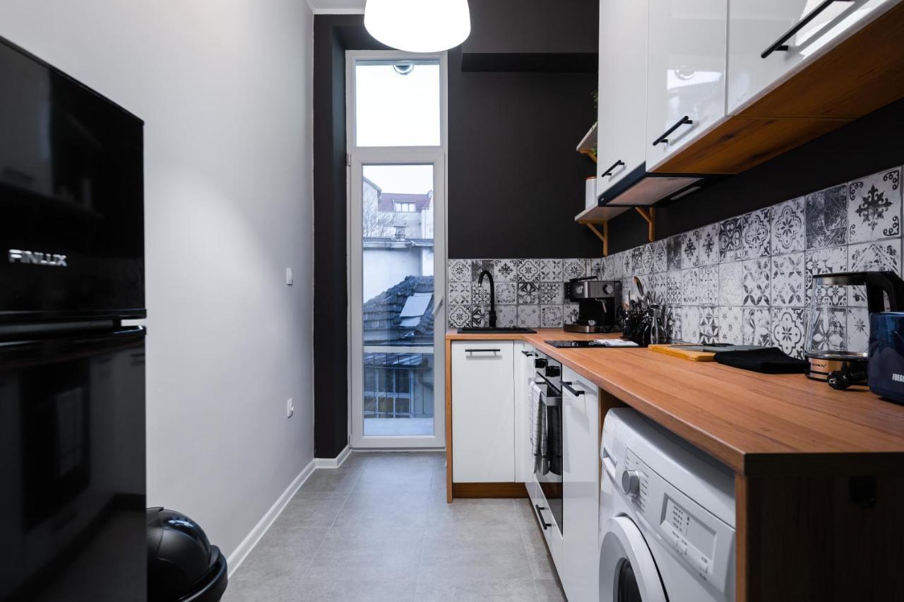 New Black & White - 2Bdr Apartment With Balcony Sofia Extérieur photo