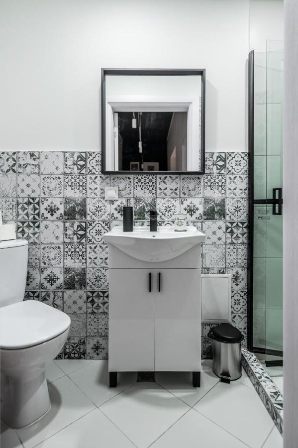 New Black & White - 2Bdr Apartment With Balcony Sofia Extérieur photo